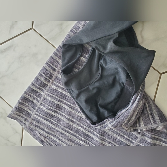 Lululemon Scoop Neck Tank - Picture 7 of 8